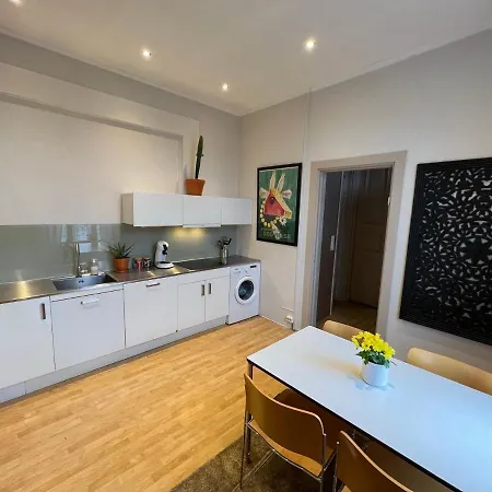 Cicignon, Peaceful But Central With Garden, Parking And Long Facilities * Fredrikstad