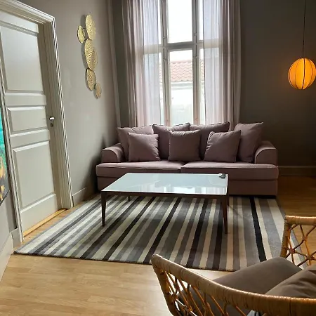 Apartment Cicignon, Peaceful But Central With Garden, Parking And Long Facilities *