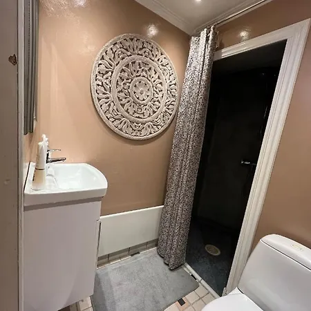 Cicignon, Peaceful But With Garden, Parking And Long Facilities *